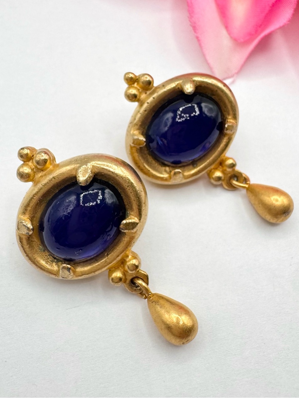 Vintage Liz Claiborne Earrings Gripoix Style Etruscan Revival Matte Gold Tone
